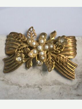 Vintage Cara Stimmel Brass Pearl Brooch